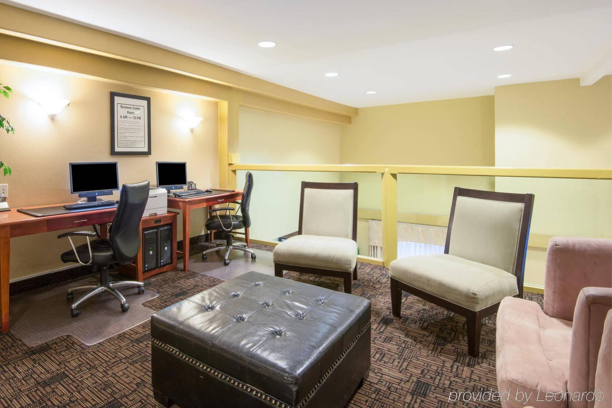 Holiday Inn Express Prescott By Ihg Exterior foto